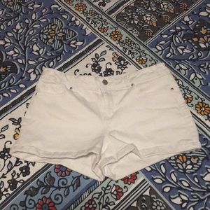 Cute white shorts